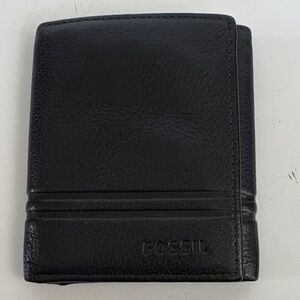 Fossil men’s black leather trifold wallet